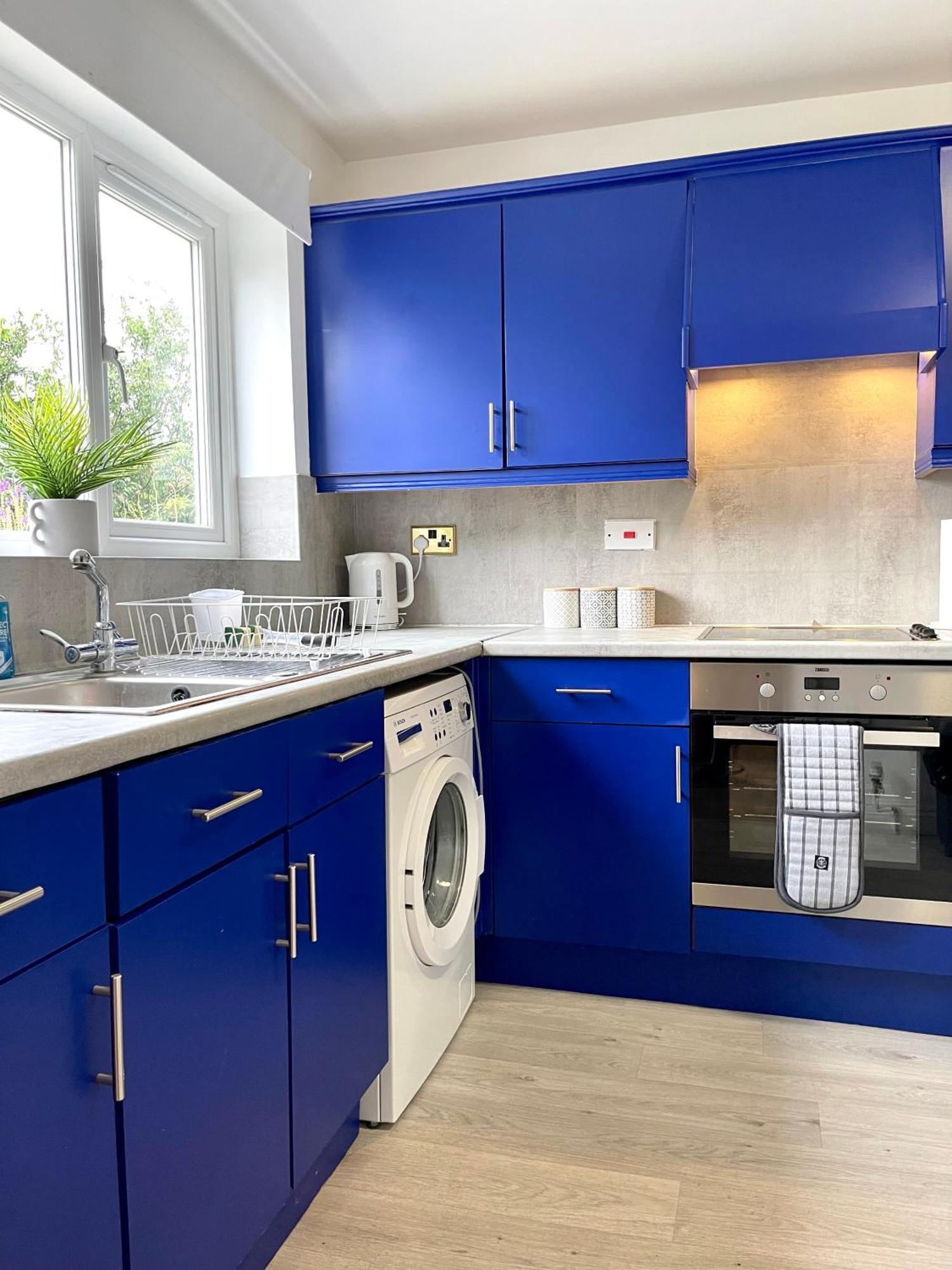 Large 5 Bed Detached House Near Stansted Airport With Parking For 2 Vehicles! Stansted Stays Станстед Маунтфитчет Экстерьер фото