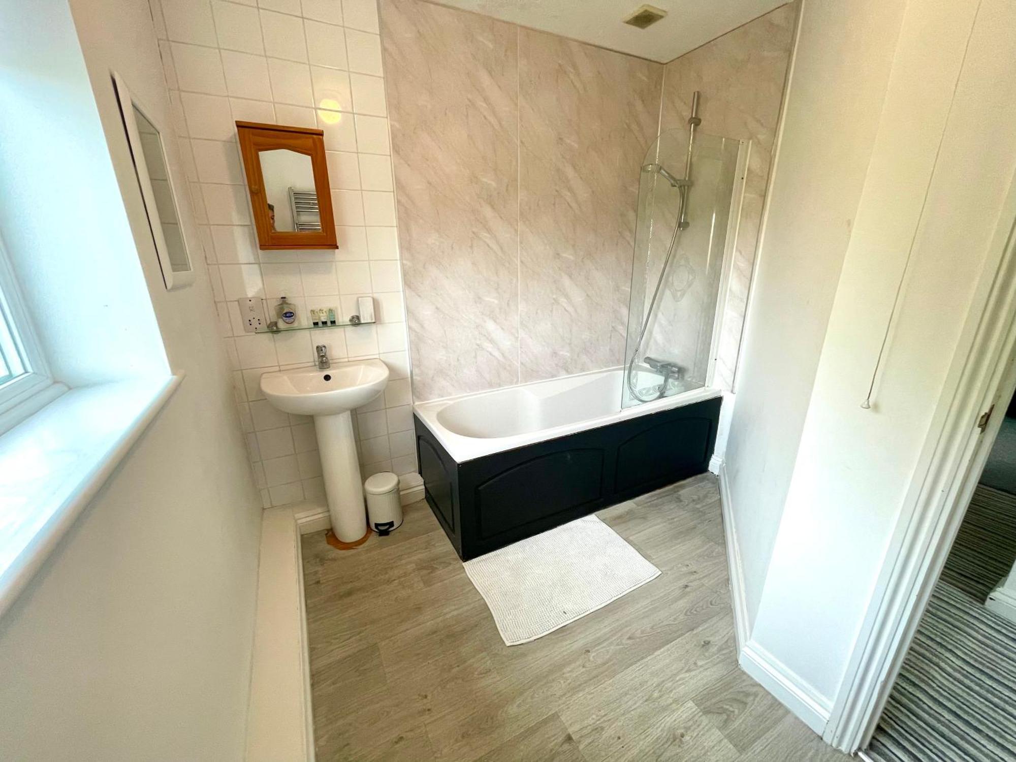 Large 5 Bed Detached House Near Stansted Airport With Parking For 2 Vehicles! Stansted Stays Станстед Маунтфитчет Экстерьер фото